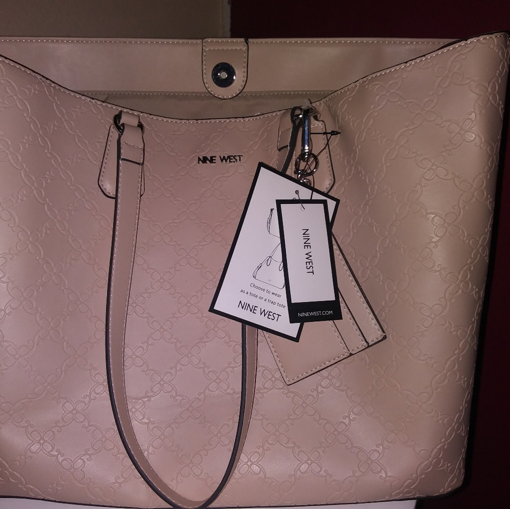 NWT Beautiful Nine West